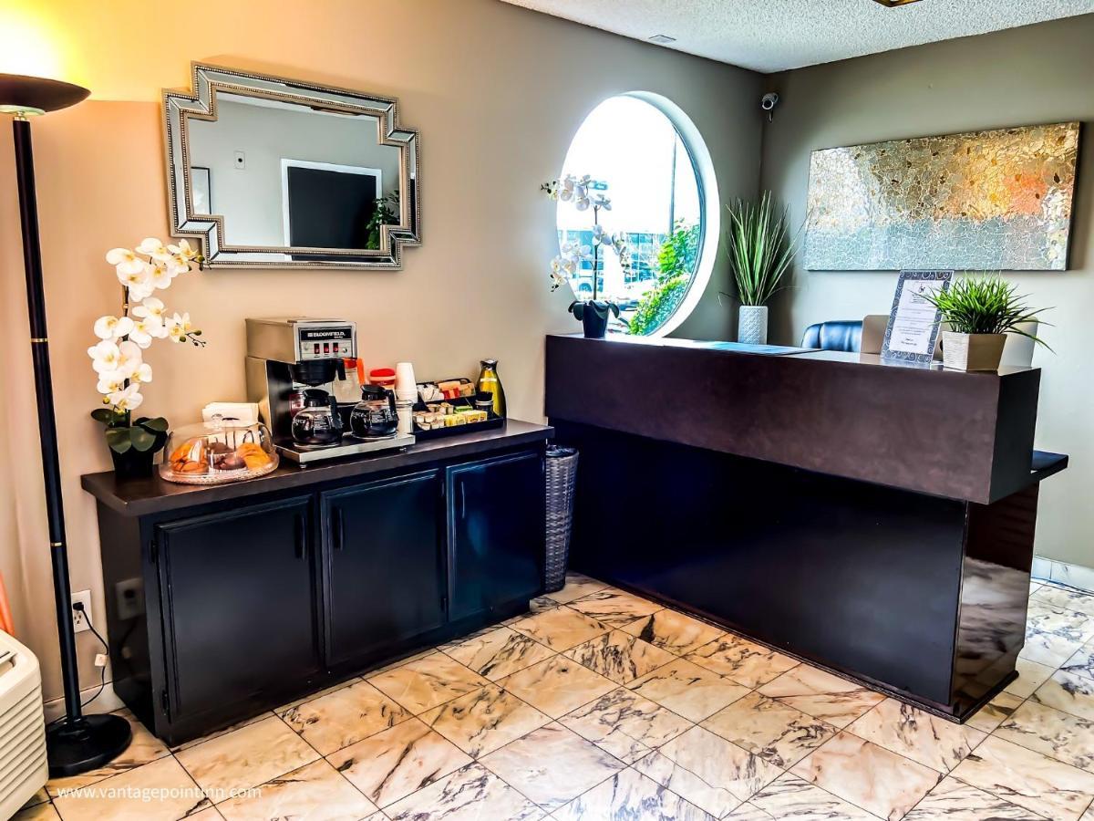 Vantage Point - Woodland Hills Motel 2*