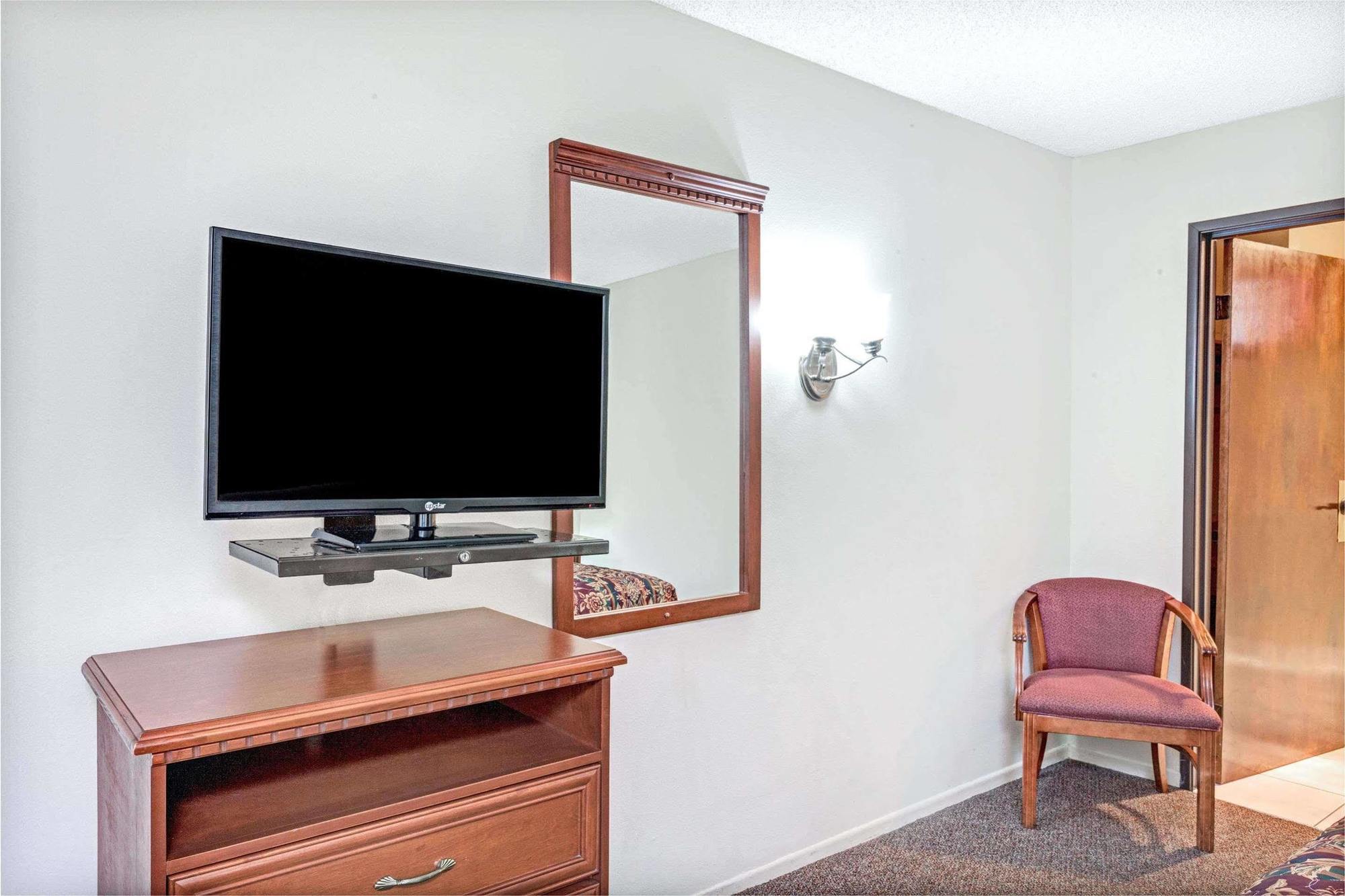 Motel Vantage Point - Woodland Hills 2*