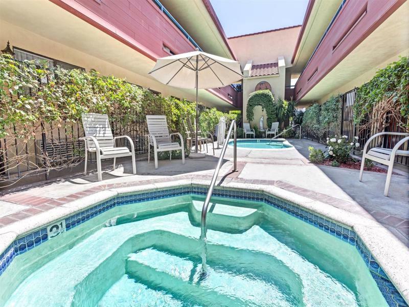 Motel Vantage Point - Woodland Hills 2*