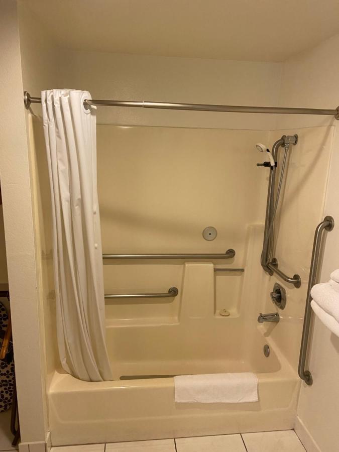 Vantage Point - Woodland Hills 2* Los Angeles