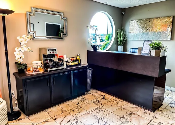 Vantage Point Inn - Woodland Hills