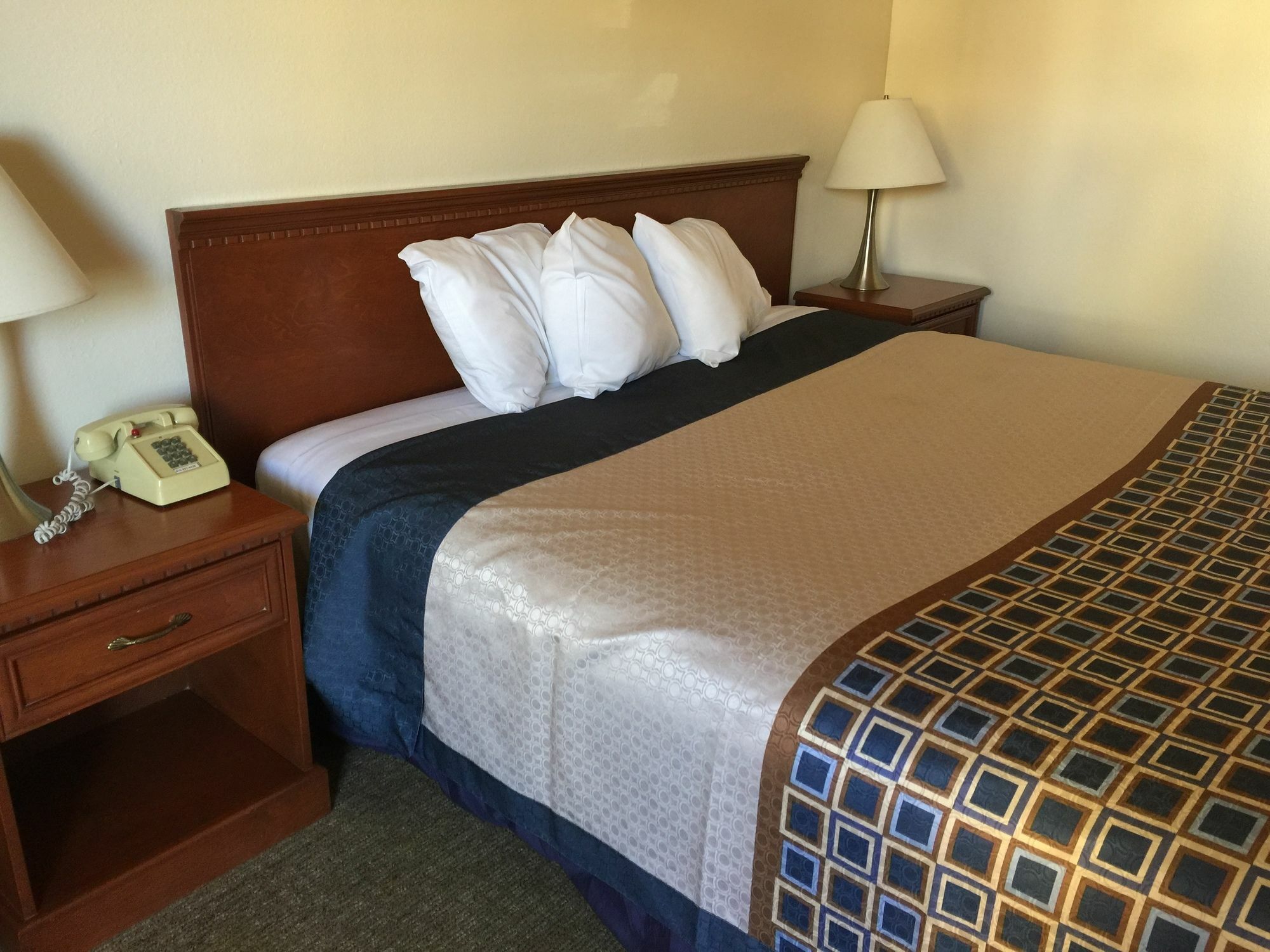 Vantage Point - Woodland Hills Motel Los Angeles