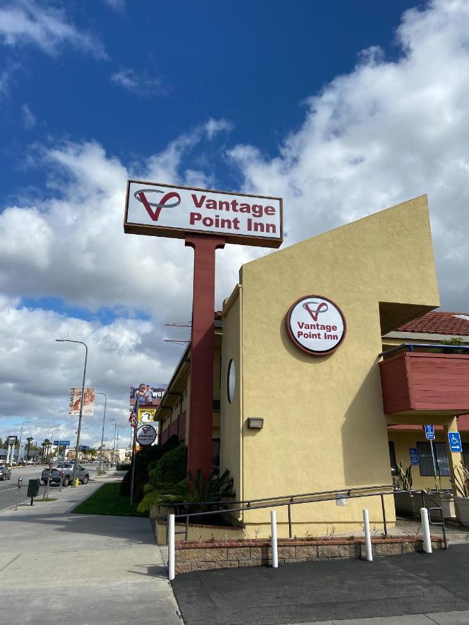 Vantage Point - Woodland Hills Motel 2*